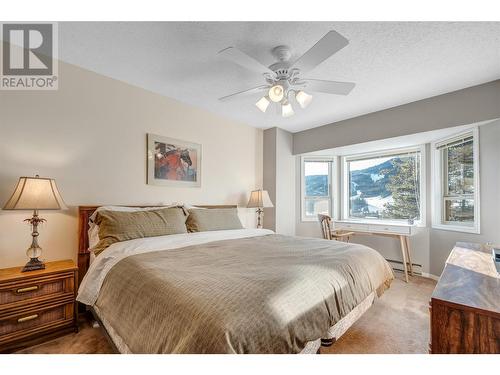 225 Clearview Road Unit# 911, Apex Mountain, BC - Indoor Photo Showing Bedroom