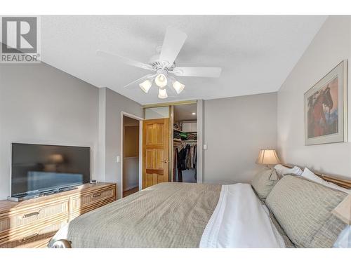 225 Clearview Road Unit# 911, Apex Mountain, BC - Indoor Photo Showing Bedroom