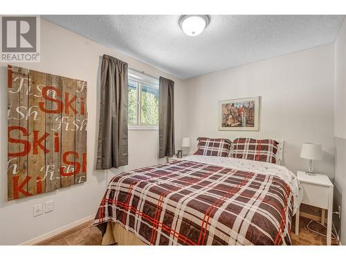 225 Clearview Road Unit# 911, Apex Mountain, BC - Indoor Photo Showing Bedroom