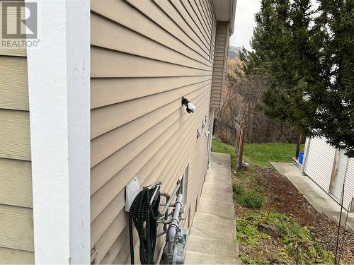 Side of house down to basement suite. - 4009 Okanagan Avenue, Vernon, BC - Outdoor