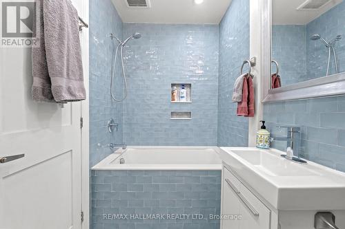 899 Lansdowne Avenue, Toronto, ON - Indoor Photo Showing Bathroom