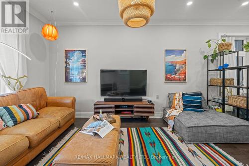 899 Lansdowne Avenue, Toronto, ON - Indoor Photo Showing Living Room