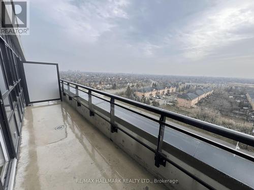 812 - 395 Dundas Street W, Oakville, ON - Outdoor With View