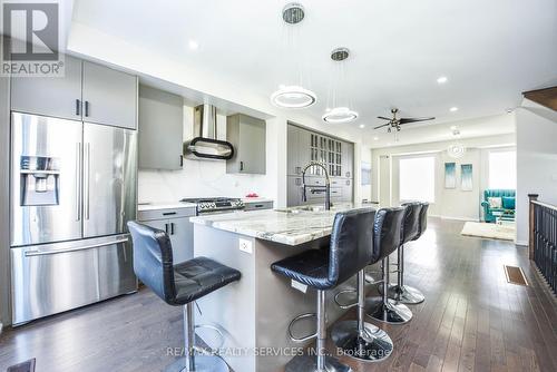 1832 Mitoff Place, Mississauga, ON - Indoor Photo Showing Kitchen With Stainless Steel Kitchen With Upgraded Kitchen