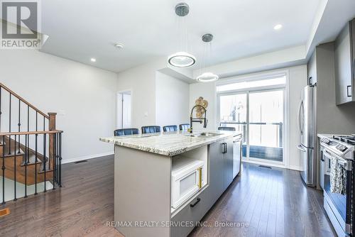 1832 Mitoff Place, Mississauga, ON - Indoor Photo Showing Kitchen With Upgraded Kitchen