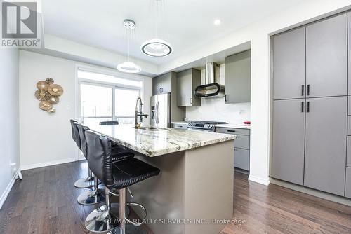 1832 Mitoff Place, Mississauga, ON - Indoor Photo Showing Kitchen With Upgraded Kitchen