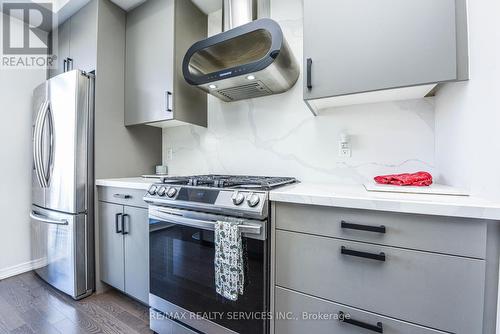 1832 Mitoff Place, Mississauga, ON - Indoor Photo Showing Kitchen