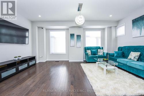 1832 Mitoff Place, Mississauga, ON - Indoor Photo Showing Living Room