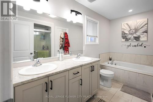 58 Livingston Drive, Tillsonburg, ON - Indoor Photo Showing Bathroom