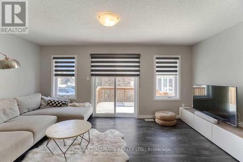 75 John Brabson Crescent, Guelph, ON - Indoor Photo Showing Living Room