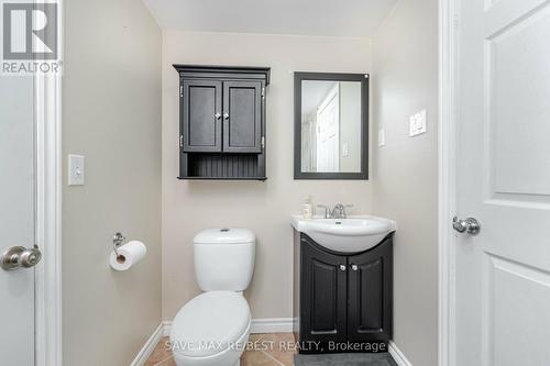 43 Sinclair Street, Guelph, ON - Indoor Photo Showing Bathroom