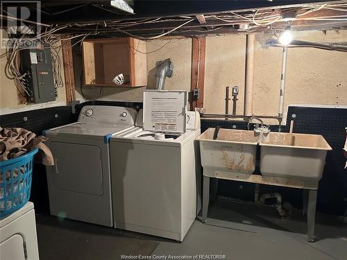 1089 Pelissier, Windsor, ON - Indoor Photo Showing Laundry Room