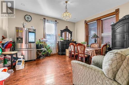 595 Cataraqui, Windsor, ON - Indoor Photo Showing Living Room