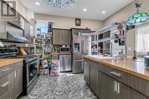 595 Cataraqui, Windsor, ON - Indoor Photo Showing Kitchen