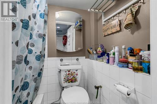 595 Cataraqui, Windsor, ON - Indoor Photo Showing Bathroom