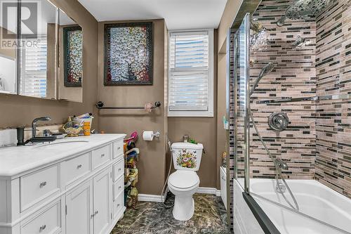 595 Cataraqui, Windsor, ON - Indoor Photo Showing Bathroom