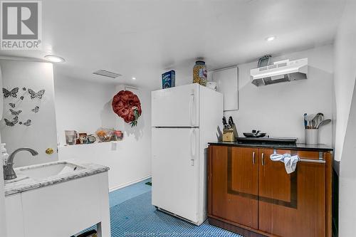 595 Cataraqui, Windsor, ON - Indoor Photo Showing Bathroom