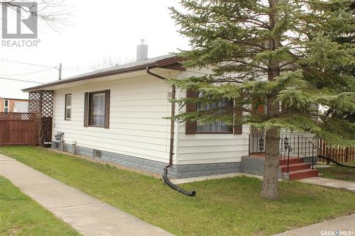 304 Brownlee Street, Herbert, SK - Outdoor