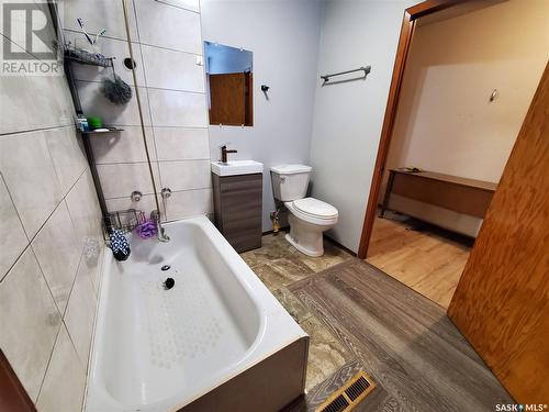 304 Brownlee Street, Herbert, SK - Indoor Photo Showing Bathroom