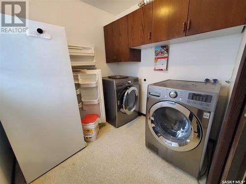 304 Brownlee Street, Herbert, SK - Indoor Photo Showing Laundry Room