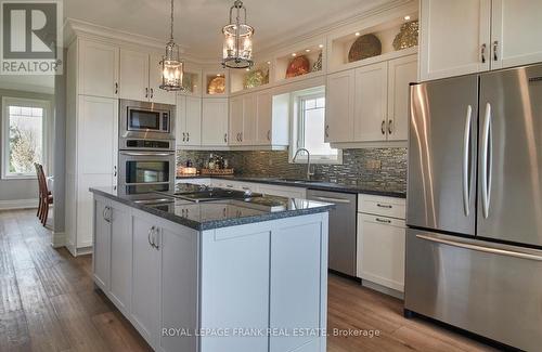 5387 Sutter Creek Drive, Hamilton Township, ON - Indoor Photo Showing Kitchen With Upgraded Kitchen