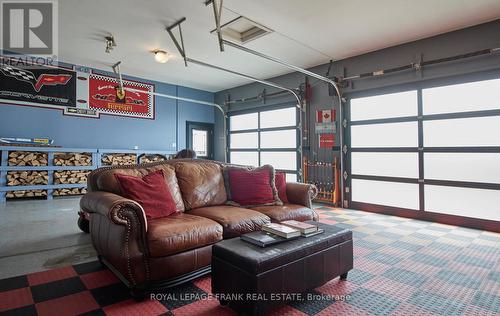 5387 Sutter Creek Drive, Hamilton Township, ON - Indoor Photo Showing Garage