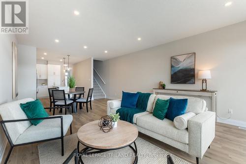 1865 Dalmagarry Road, London, ON - Indoor Photo Showing Living Room