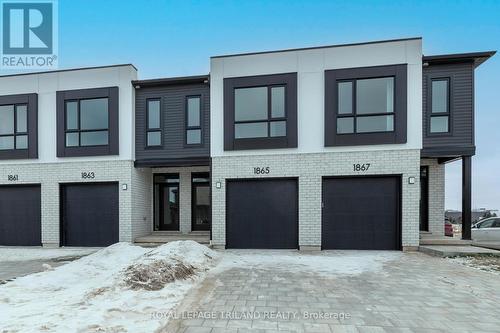 1865 Dalmagarry Road, London, ON - Outdoor With Facade