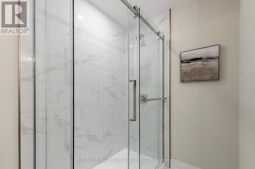 1865 Dalmagarry Road, London, ON - Indoor Photo Showing Bathroom