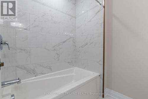 1865 Dalmagarry Road, London, ON - Indoor Photo Showing Bathroom