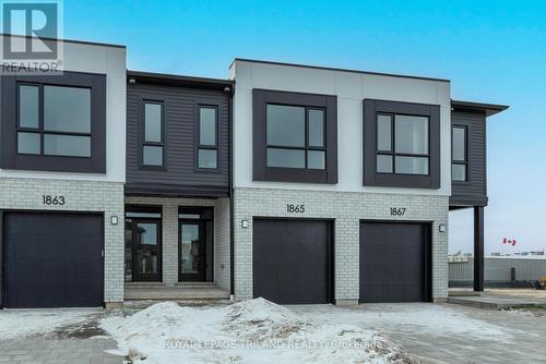 1865 Dalmagarry Road, London, ON - Outdoor With Facade