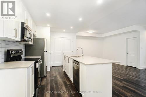 F - 380 Rolling Meadow Crescent, Ottawa, ON - Indoor Photo Showing Kitchen With Upgraded Kitchen