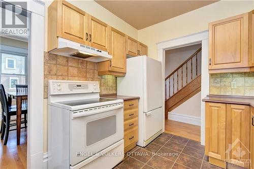 89 Brighton Avenue, Ottawa, ON - Indoor Photo Showing Kitchen