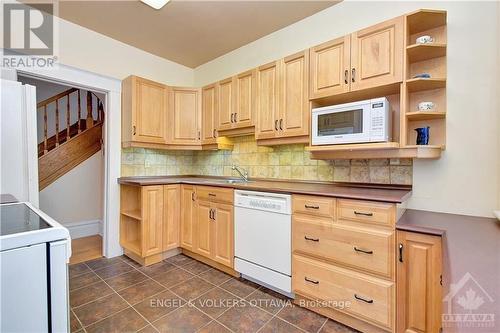 89 Brighton Avenue, Ottawa, ON - Indoor Photo Showing Kitchen