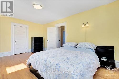 89 Brighton Avenue, Ottawa, ON - Indoor Photo Showing Bedroom