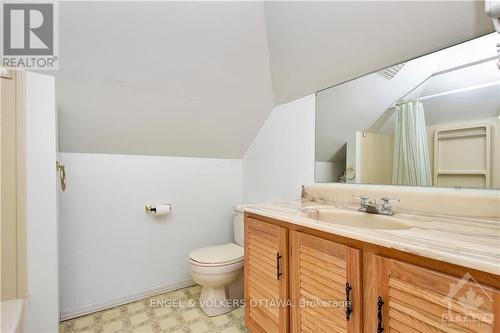 89 Brighton Avenue, Ottawa, ON - Indoor Photo Showing Bathroom