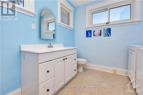 89 Brighton Avenue, Ottawa, ON - Indoor Photo Showing Bathroom