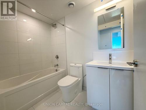 3602 - 238 Simcoe Street, Toronto, ON - Indoor Photo Showing Bathroom