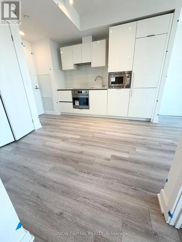 3602 - 238 Simcoe Street, Toronto, ON - Indoor Photo Showing Kitchen