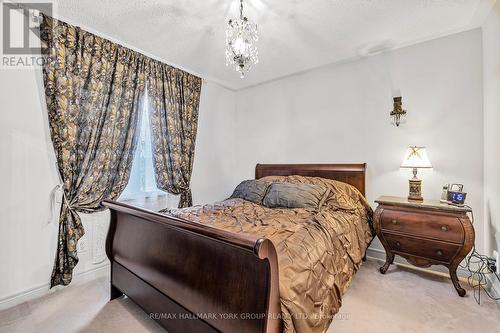 16 Mojave Crescent, Richmond Hill, ON - Indoor Photo Showing Bedroom