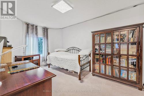 16 Mojave Crescent, Richmond Hill, ON - Indoor Photo Showing Bedroom