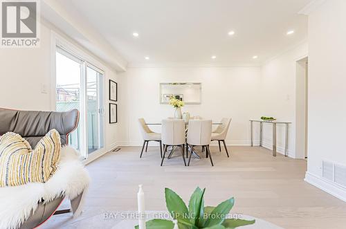 516 Steddick Court, Mississauga, ON - Indoor Photo Showing Dining Room