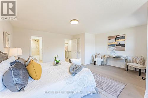 516 Steddick Court, Mississauga, ON - Indoor Photo Showing Bedroom