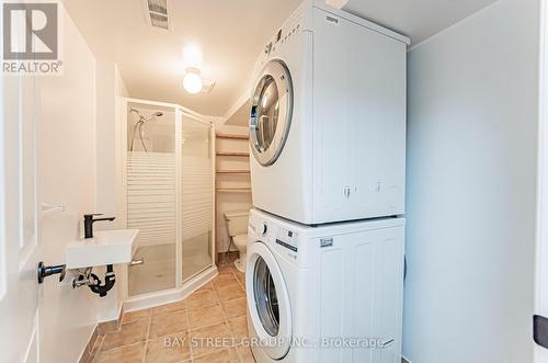 516 Steddick Court, Mississauga, ON - Indoor Photo Showing Laundry Room