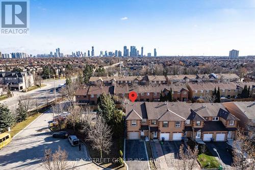 516 Steddick Court, Mississauga, ON - Outdoor With View