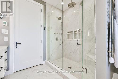 6583 Twiss Road, Burlington, ON - Indoor Photo Showing Bathroom