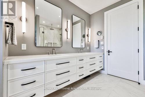 6583 Twiss Road, Burlington, ON - Indoor Photo Showing Bathroom