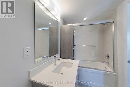 588 Rapids Lane, Mississauga, ON - Indoor Photo Showing Bathroom