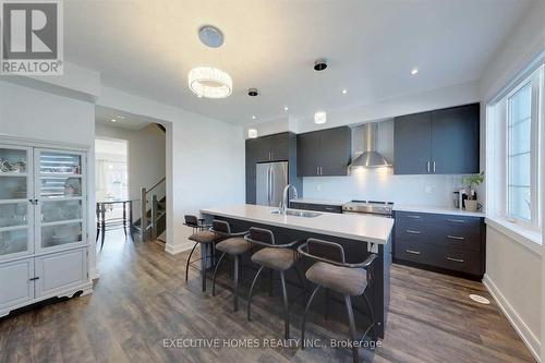 588 Rapids Lane, Mississauga, ON - Indoor Photo Showing Kitchen With Upgraded Kitchen