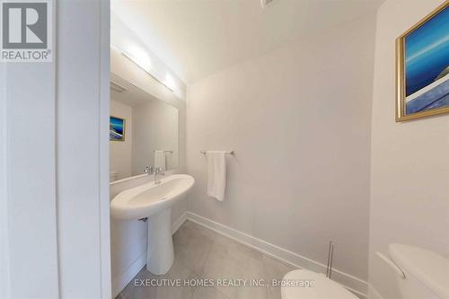 588 Rapids Lane, Mississauga, ON - Indoor Photo Showing Bathroom